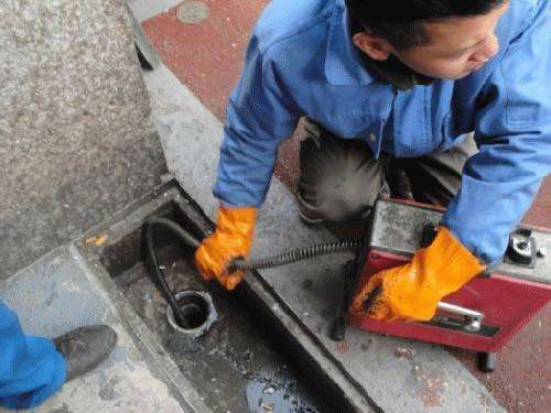 碾子山疏通下水道