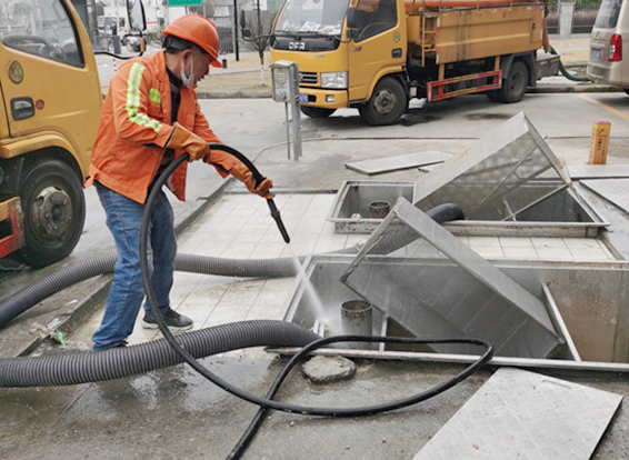 碾子山隔油池清理